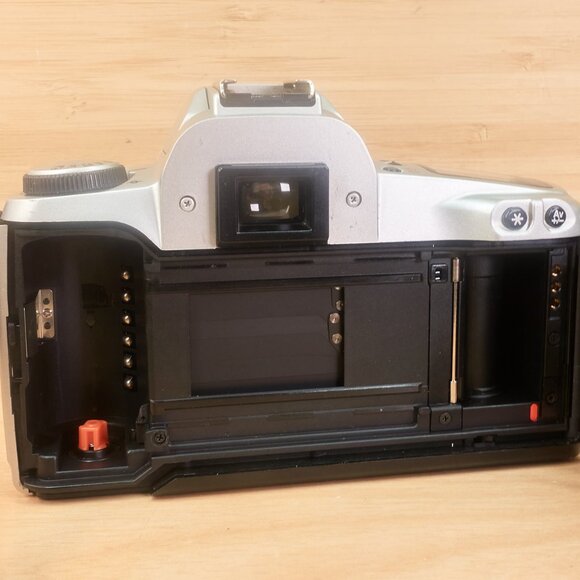 Canon EOS Rebel G Film SLR Camera , with Canon 35-80mm Lens, Made in Taiwan - Picture 9 of 9